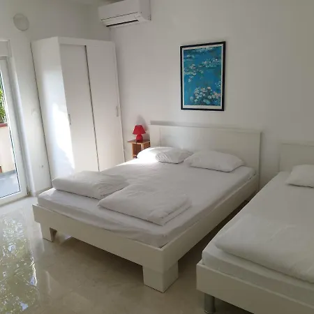 Budanovic Apartment *
